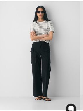 Aritzia Wilfred Free Wide-Leg Cargo Pants in Black - Women's